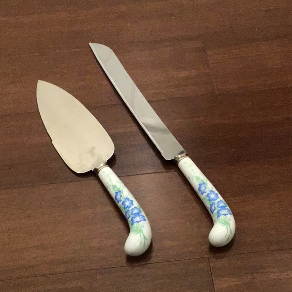 ❌SOLD❌Prill England Blue Floral Cake Knife Server Set